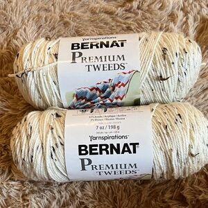 Bernat Premium Tweeds Yarn in Aran Tweed / Lot of x2 329m Skiens
